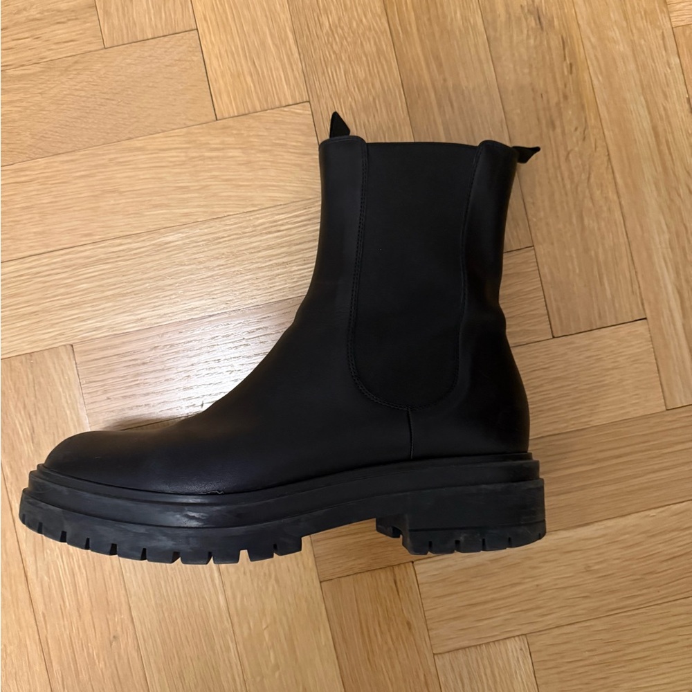 Gianvito Rossi Black Ankle Boots - Picture 5 of 6